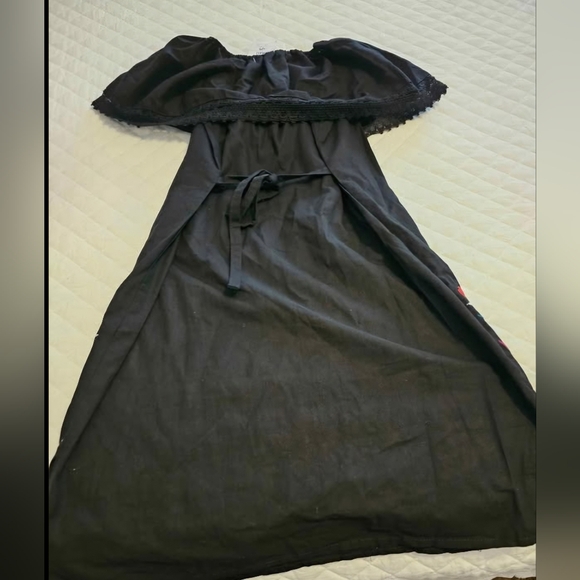 Mexican Artesanal Off Shoulders Dress - Picture 5 of 5